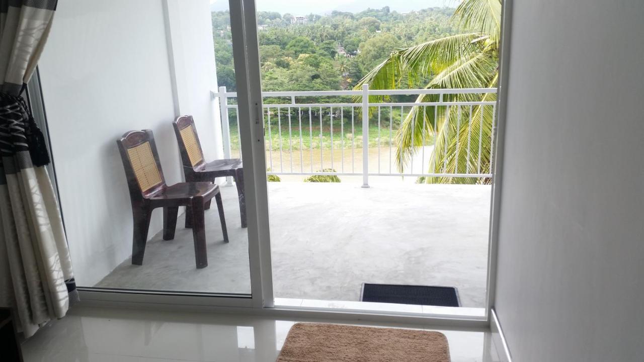 Mahaweli View Inn Kandy Esterno foto