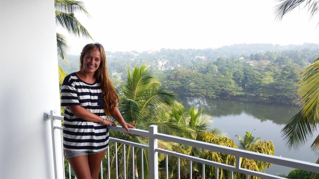 Mahaweli View Inn Kandy Esterno foto